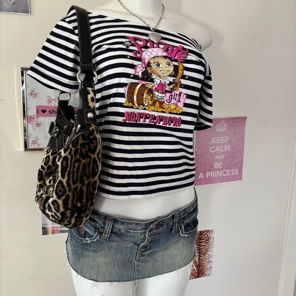 Y2K Striped Pirate Girl Graphic Tee Montenegro Crop Top - Picture 4 of 8